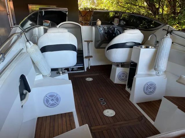 Lancha Ventura 215 cabinada oportunidade - Foto 5