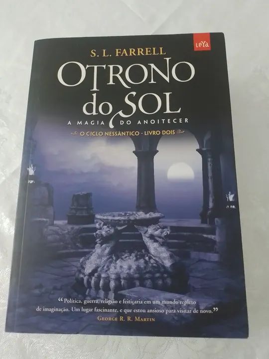 Livro O trono do sol - Foto 2