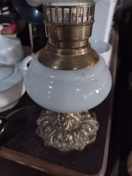 Abajur antigo de mesa.  - Foto 5