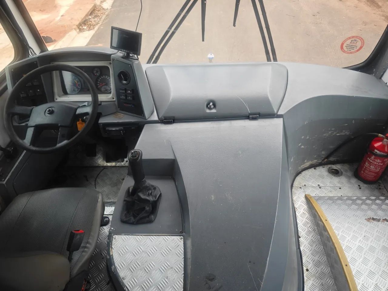 Ônibus Escolar - Perfeito para transportar seus alunos! - Foto 5