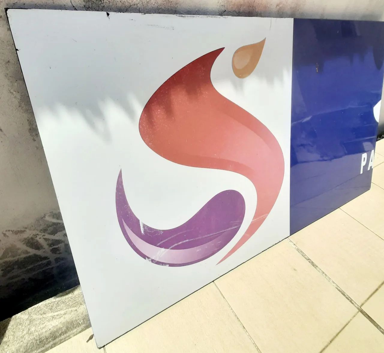 Duas placas de ACM - 4m X 1,25m / 2,15m X 1,25m - Já com estrutura de metal atrás - Foto 5