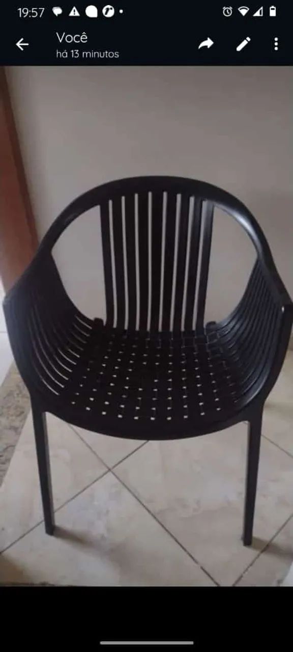 Mesa moderna com 2 cadeiras 