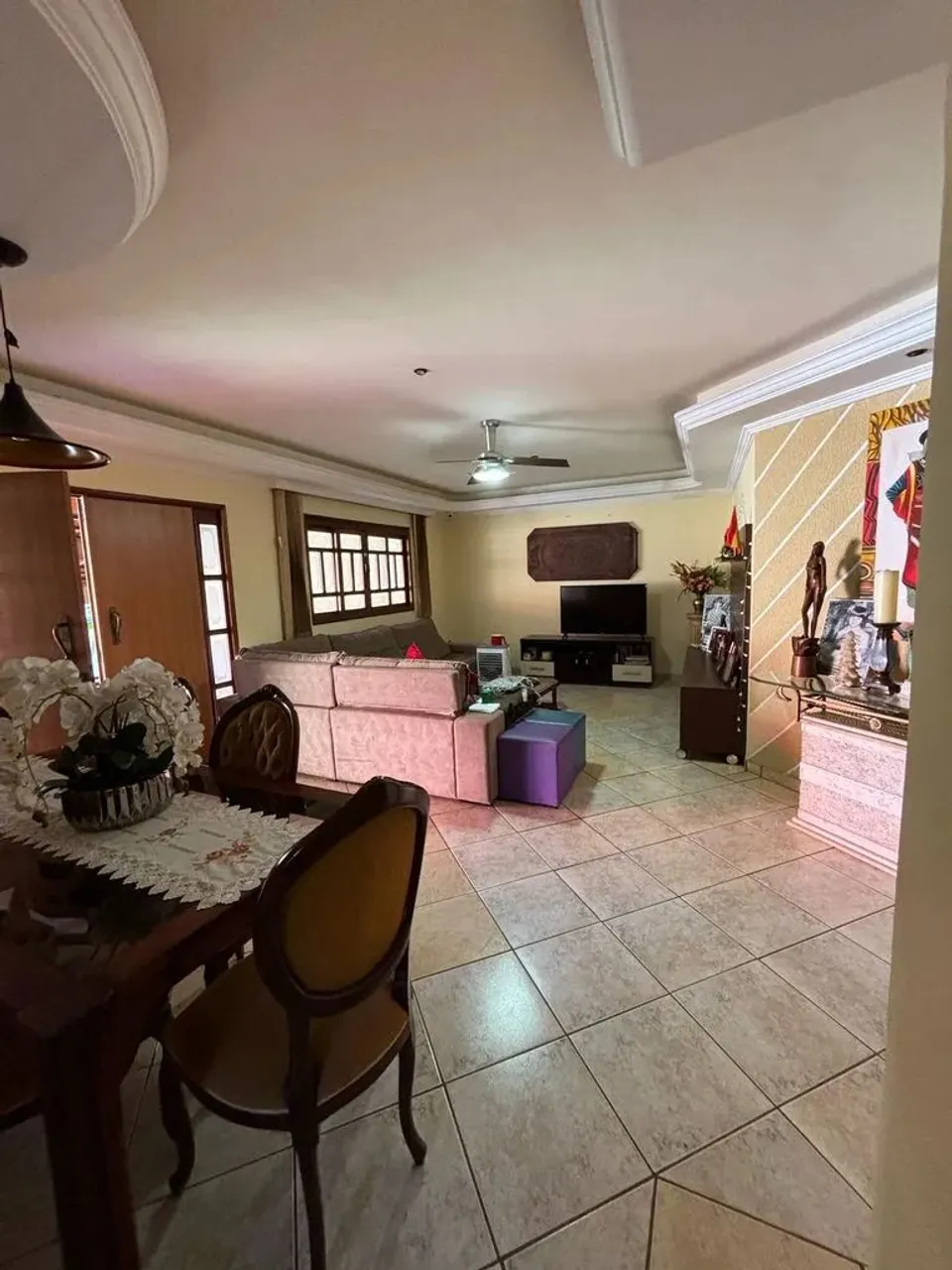 Casa no recreio do funcionários Públicos 4 quartos sendo 3 Suítes.