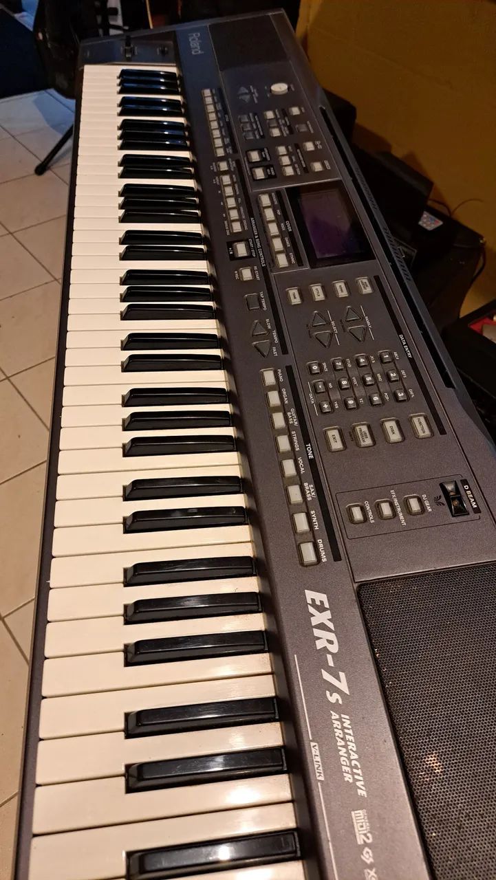 Teclado Roland EXR7s arranjador - Instrumentos musicais - Centro