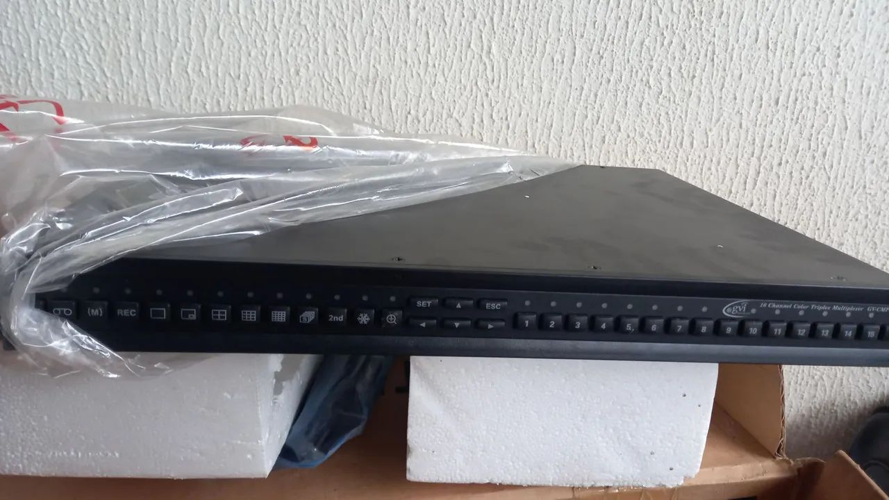 GVI 16Triplex Multiplexer (Modelo: GV-MUX16TC). 