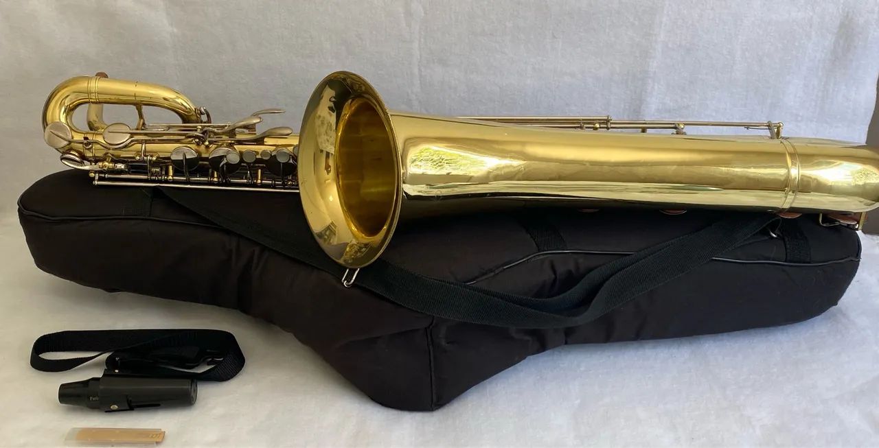 Saxofone Barítono Marca Buescher  - Foto 3