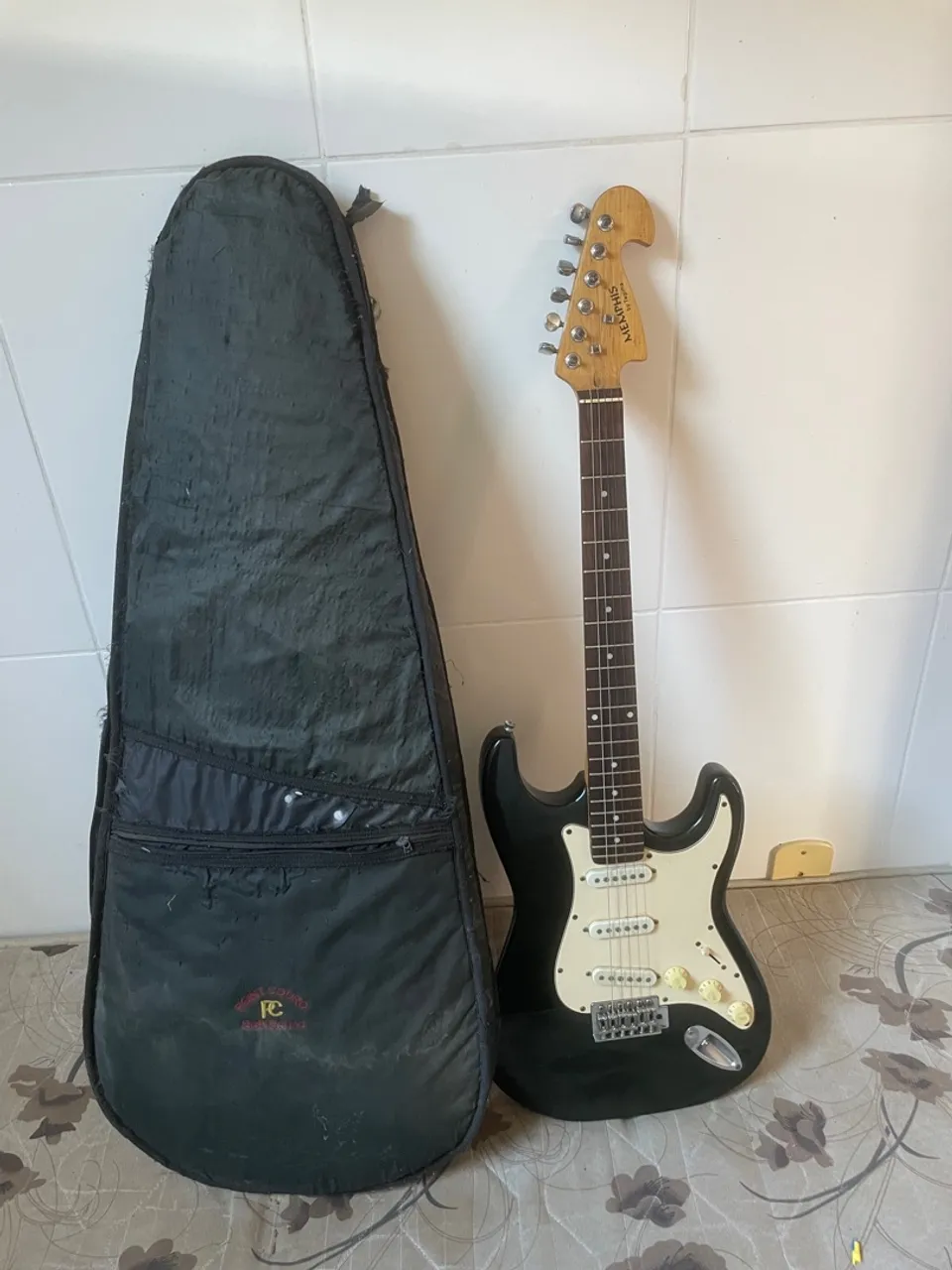 Guitarra Memphis by Tagima + Capa
