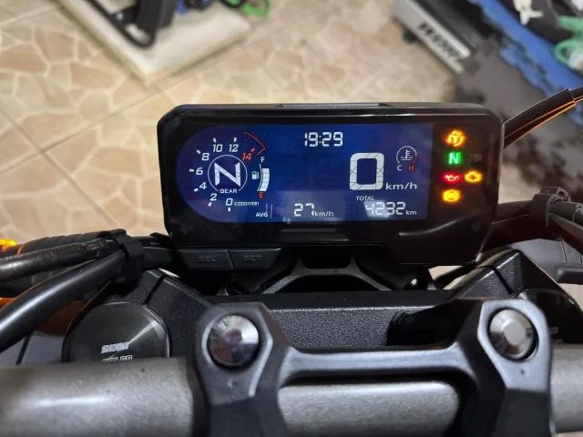 CB 650R 2023