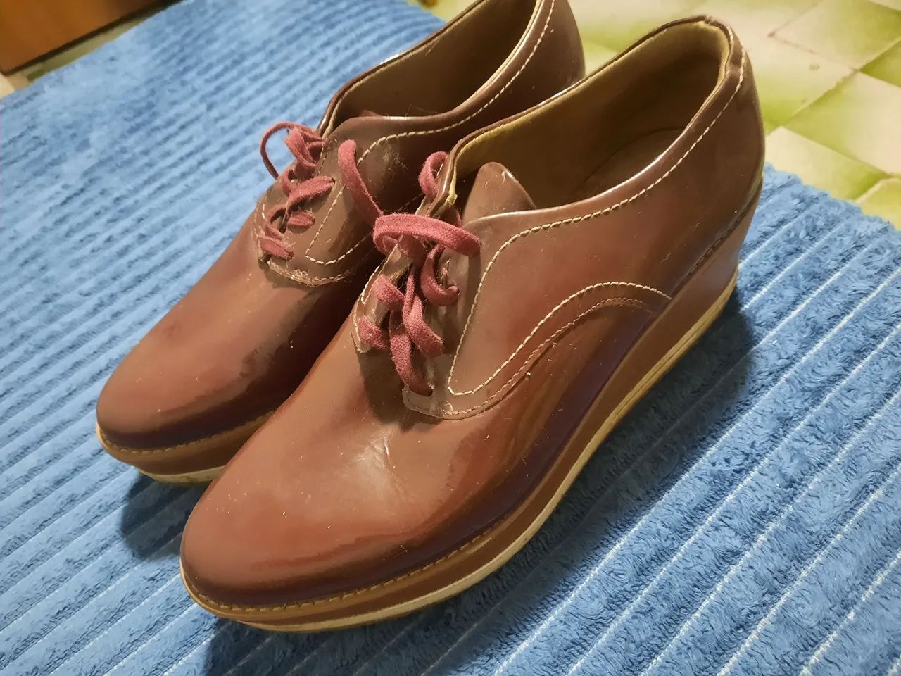 Sapatos plataforma marrom