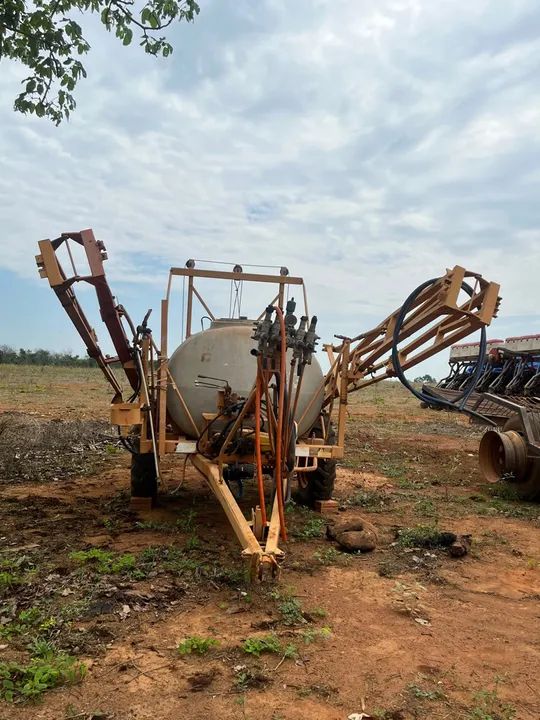 Pulverizador de Arrasto Jacto Columbia Cross