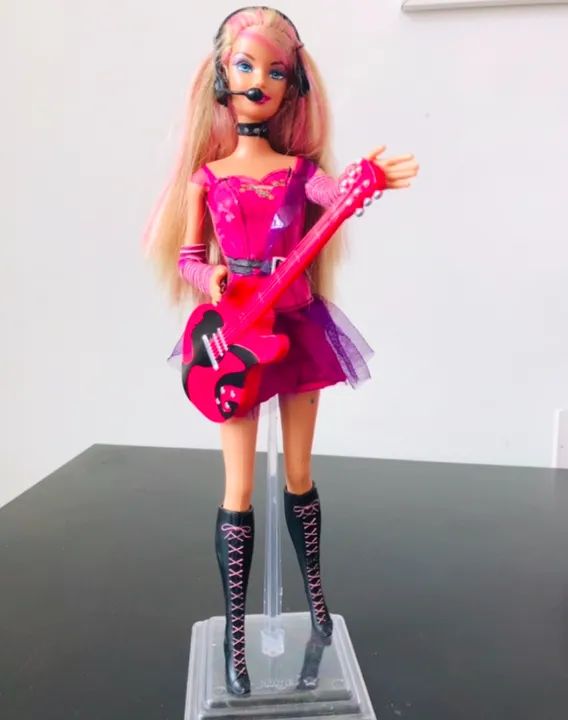 Boneca Barbie Rock Star com Guitarra
