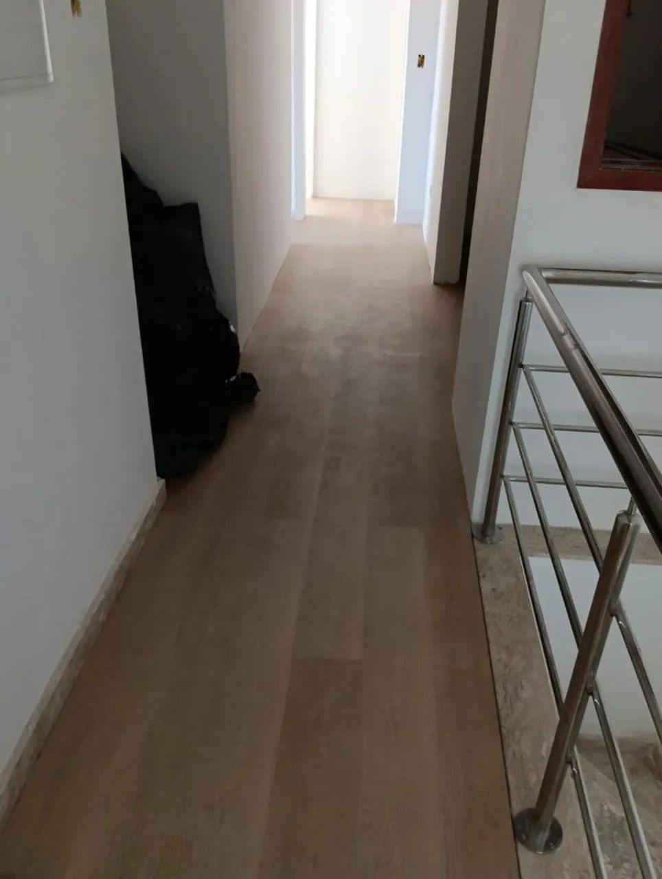 Pisos vinílicos e rodapé (instalador) - Foto 3