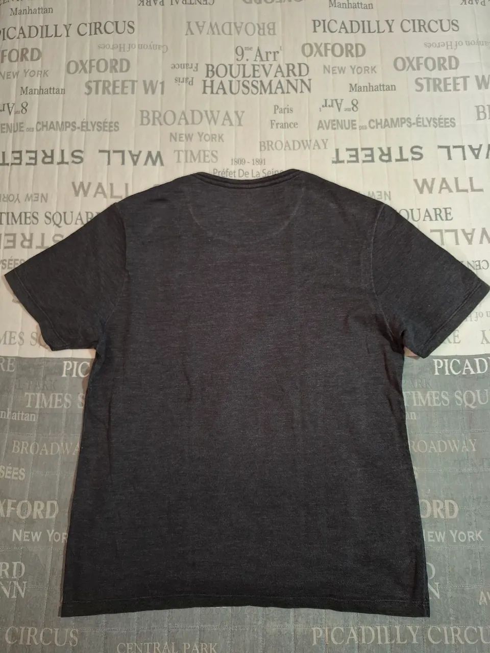 Camiseta preta com estampa - Foto 4