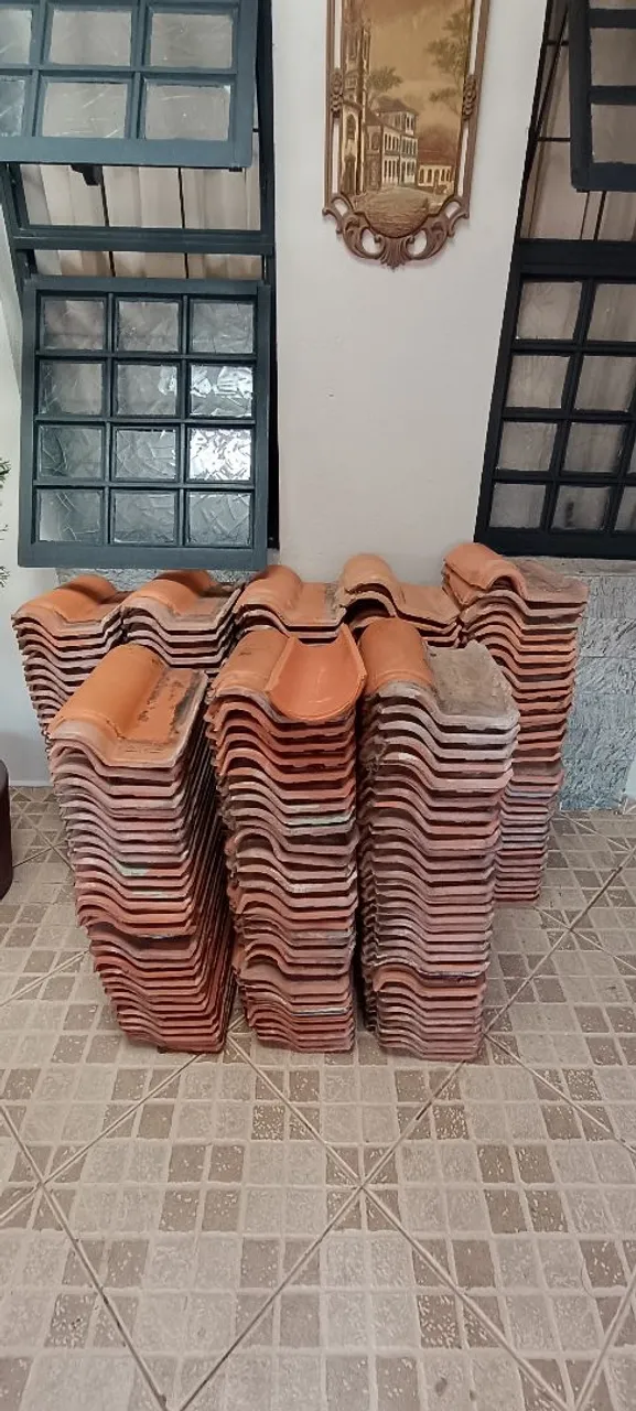 DOAÇÃO**Telhas de cerâmica para telhado