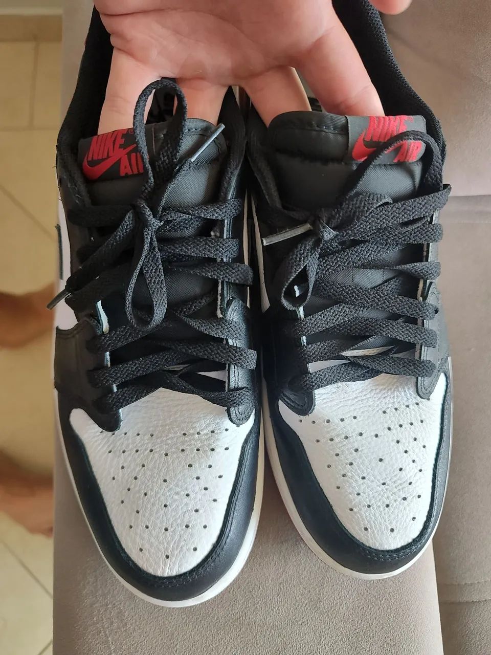 Tênis Nike Air Jordan 1 Low Retro  OG Chicago Black Toe - Foto 2