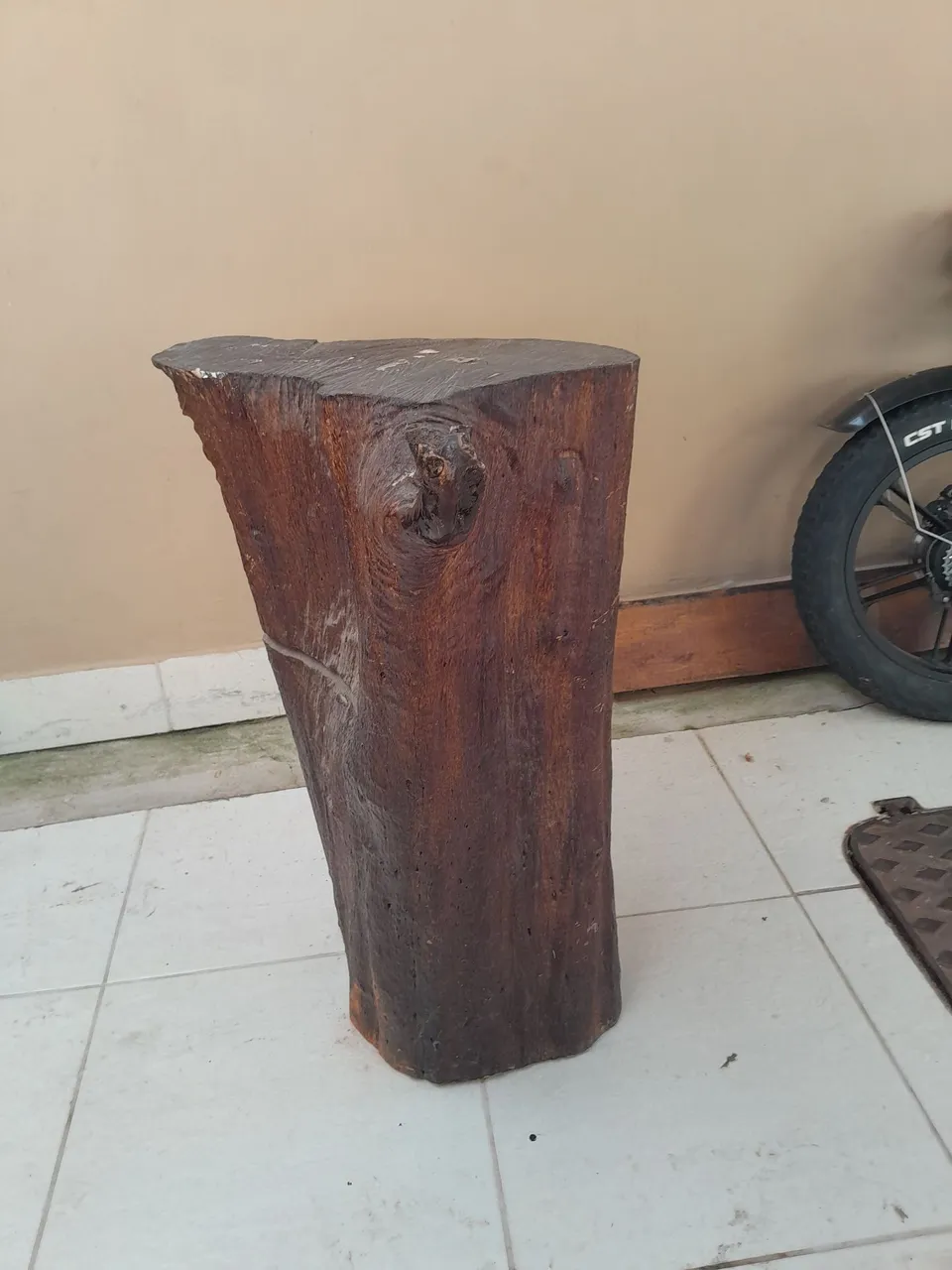 Banqueta Rústica de Madeira Maciça
