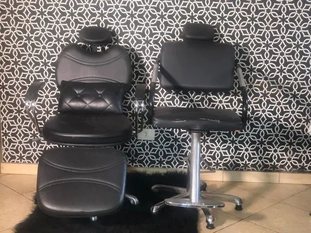 Vende-se combo com 2 cadeiras (maquiador e cabeleireiro) usadas