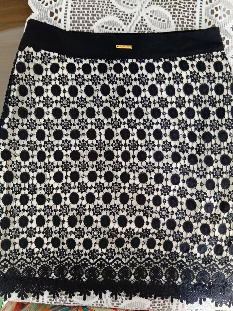 Saia Feminina Renda Preta e Branca Colcci