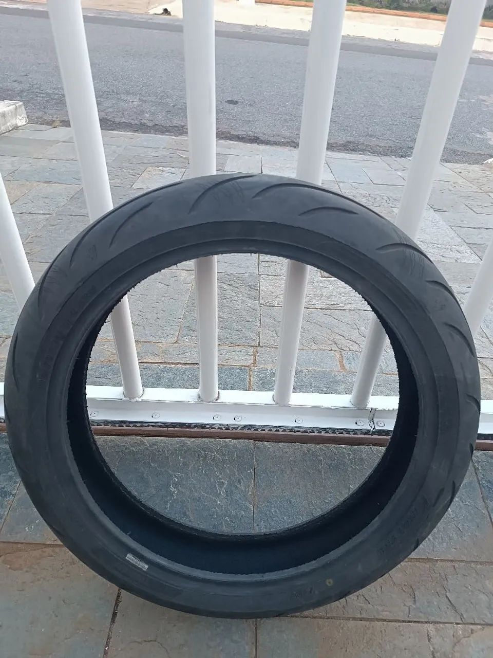 Pneu 120/70/17