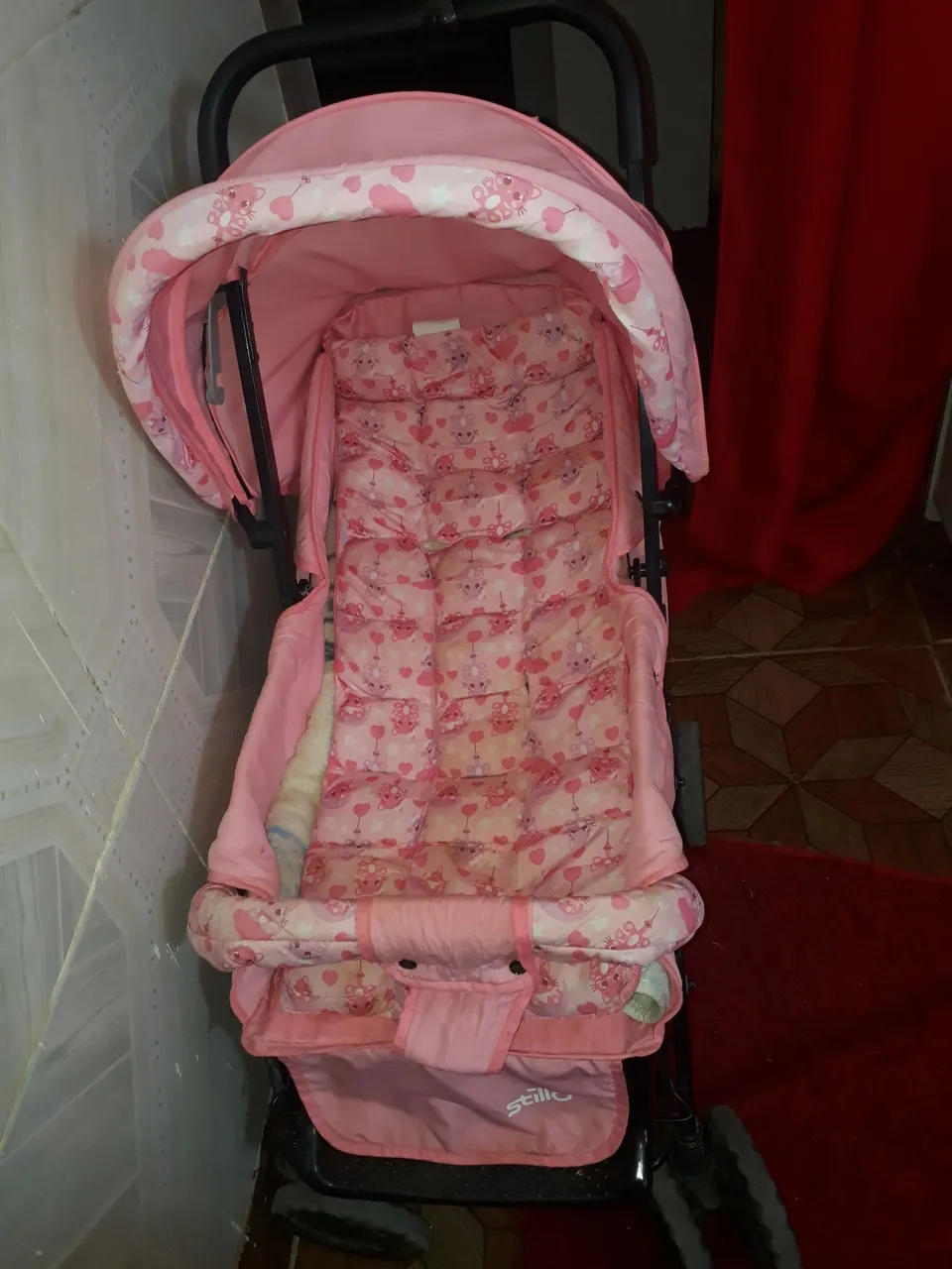 Carrinho de Bebê Rosa - Conforto e Estilo