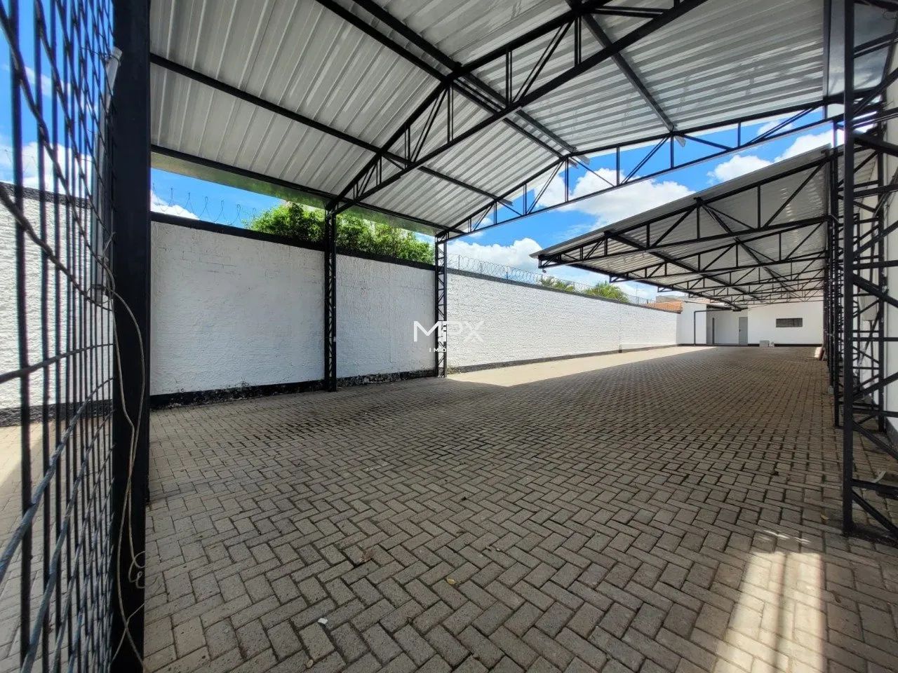Ponto comercial disponível no bairro Piracicamirim
