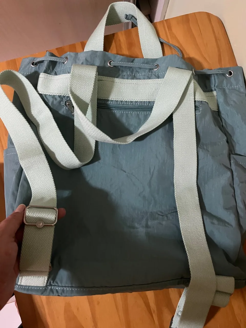 Mochila Kipling verde com Alças Claras