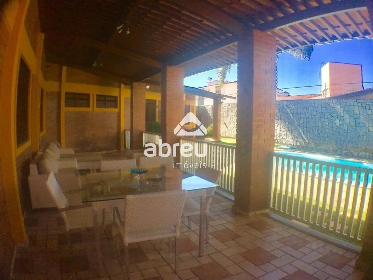 Casa Alto Padrão em Terreno de 1.000m² | 550m² Construídos | Escritura Registrada | Segura