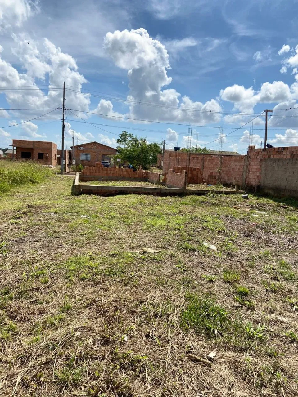 Loteamento tropical zona Sul 10x30 valor $20 mil e a pessoa assume as mensalidades