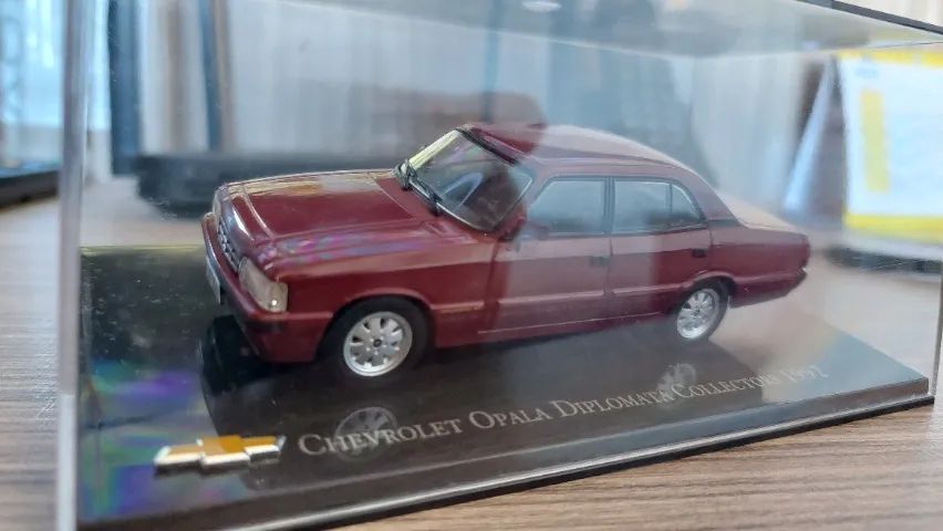 Chevrolet Opala Diplomata Collection 1992 Miniature, 1:43 Scale64661830417538121