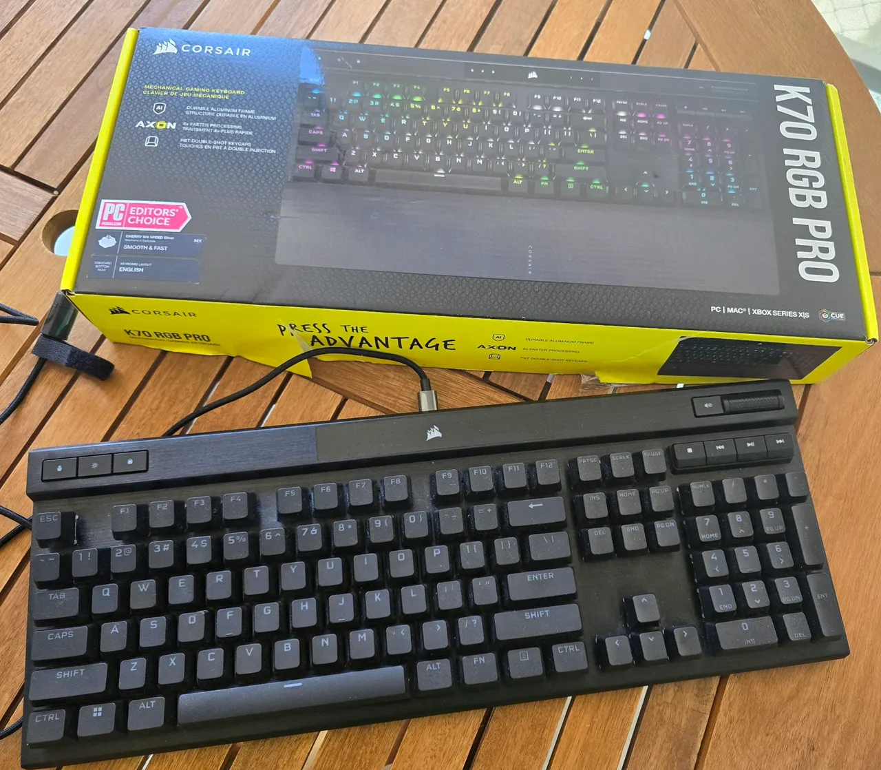 Teclado Mecânico 8000hz Corsair K70 RGB Pro