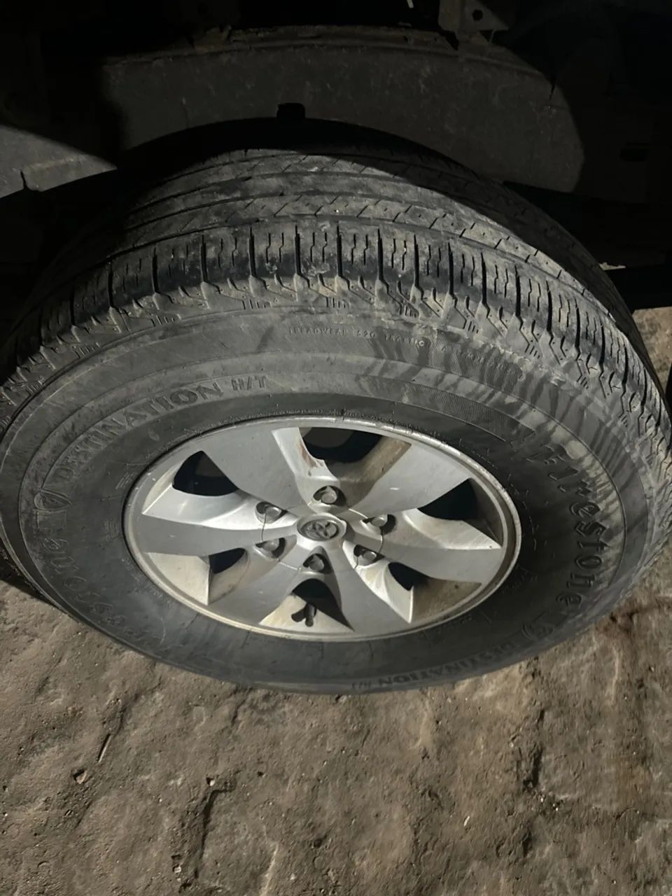 Pneu 265/70/16 usado - Foto 2