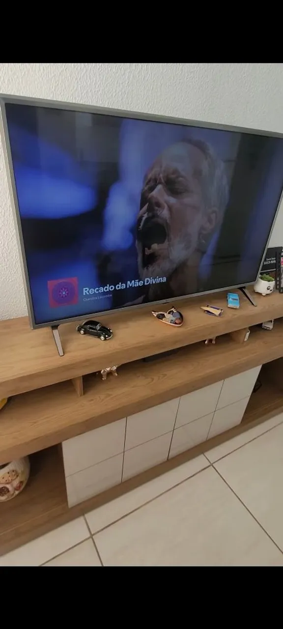 Rack para TV em estado de novo
