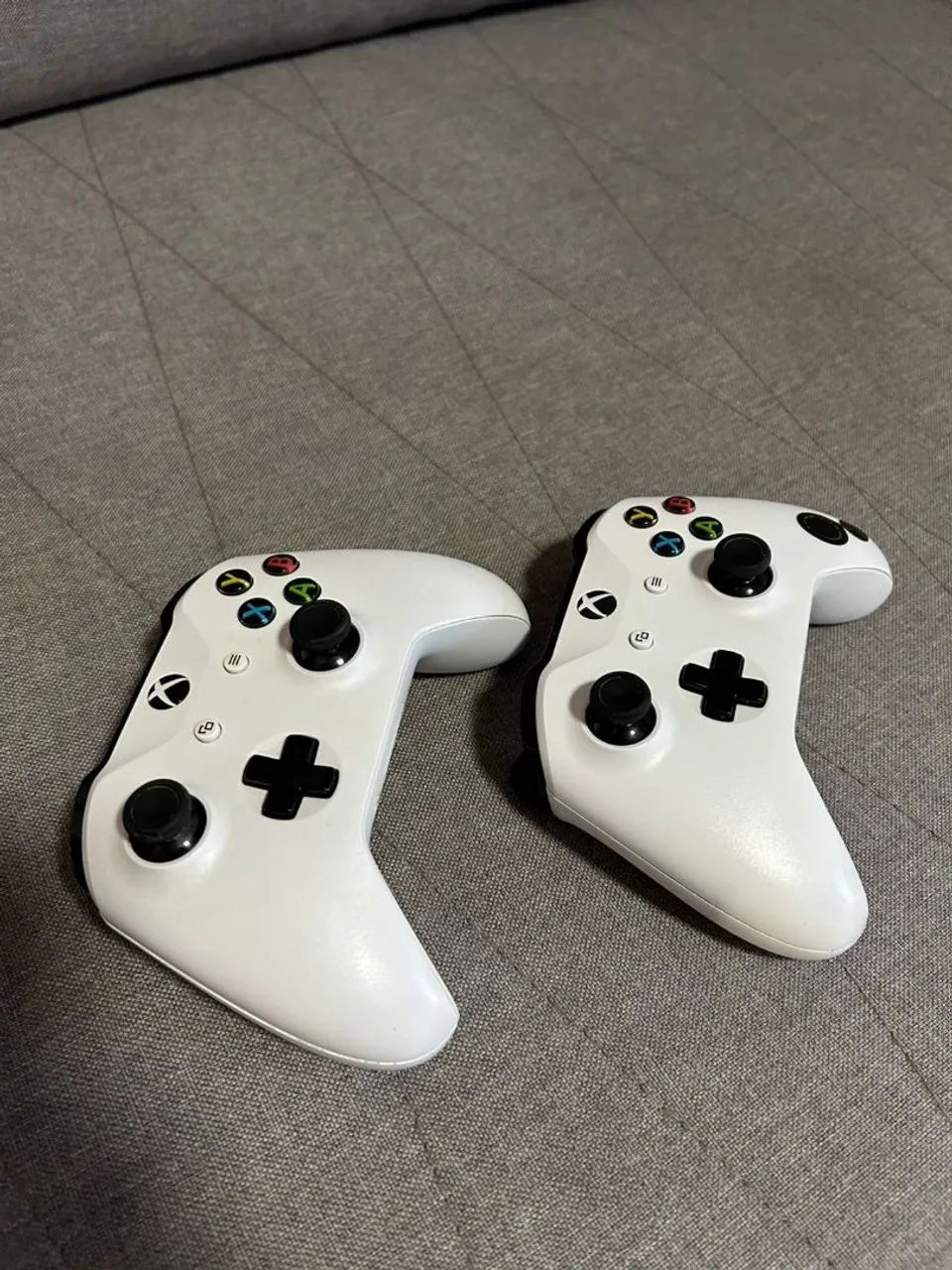 Xbox One S + 2 controles + 1 jogo - Foto 3