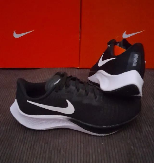 Tênis Nike Air Zoom Pegasus 37 pt Tam 42 e 43 (original / novo)