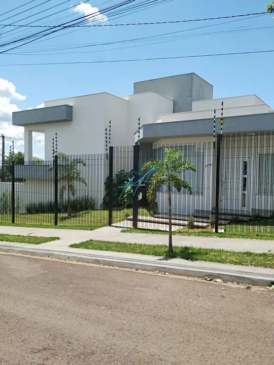 Casa à venda em Maringá, Jardim Tóquio, com 3 quartos, com 219.48 m²