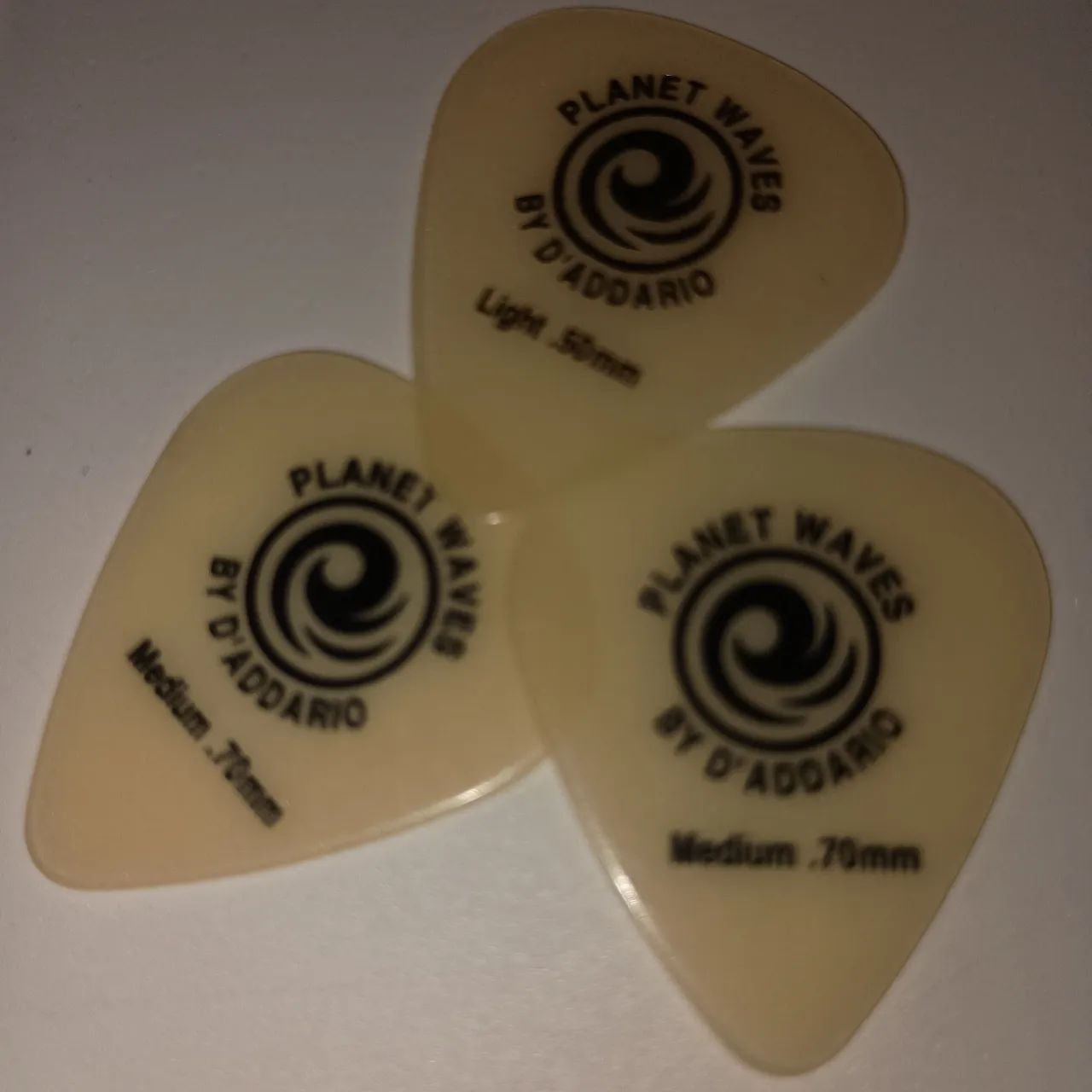 3 Palhetas  fluorescente de guitarra ou violão  - Foto 2