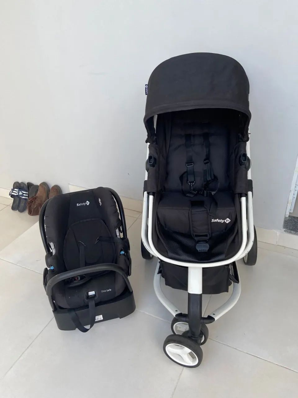 Vendo carrinho de bebê+ bebê conforto  - Foto 2