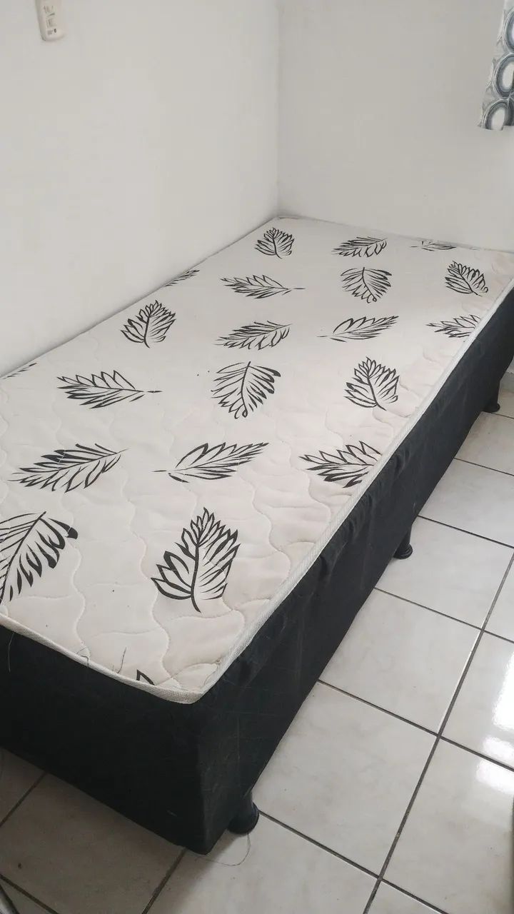 vendo cama box de solteiro + colchão de solteiro