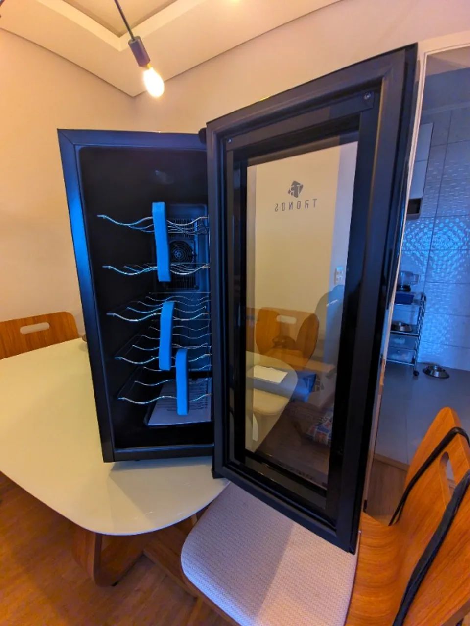 Adega Climatizada 12 Garrafas Tronos - 127V NOVO - Foto 3