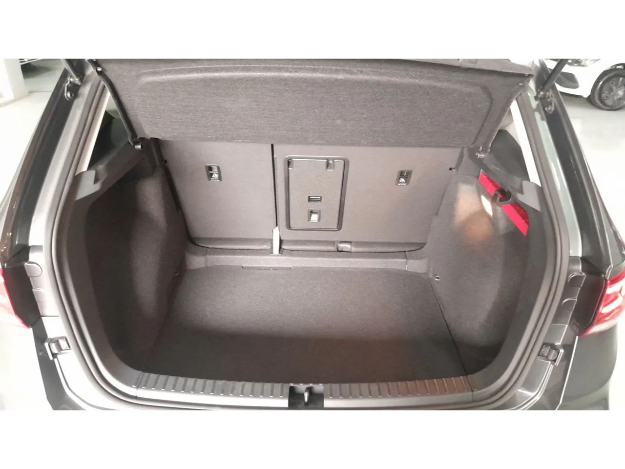 Volkswagen Taos Comfortline 1.4 250 TSI Flex Aut., foto 15 de 16