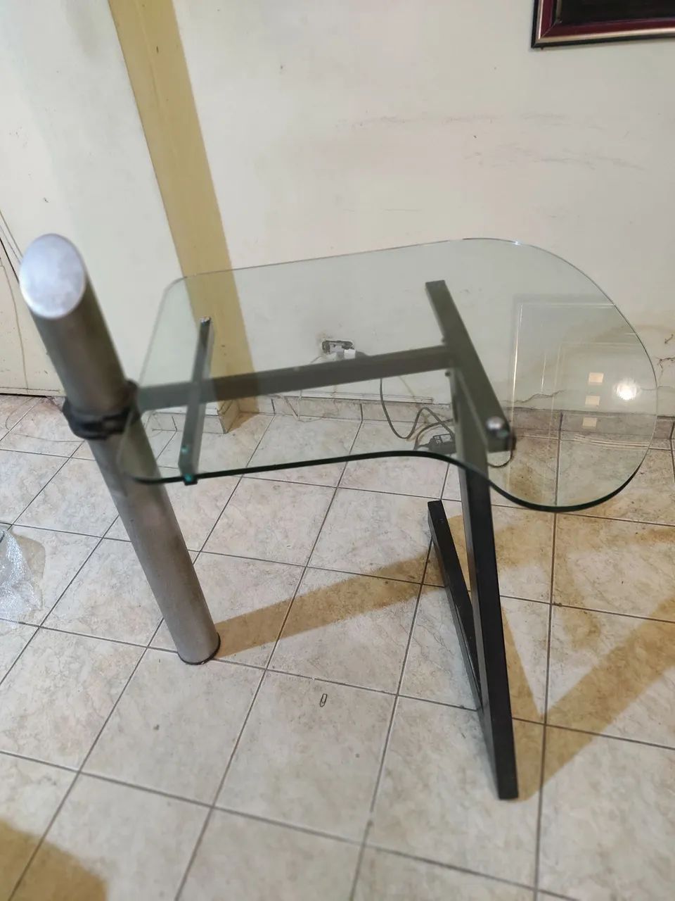 Mesa escrivaninha de vidro Grado - Foto 4