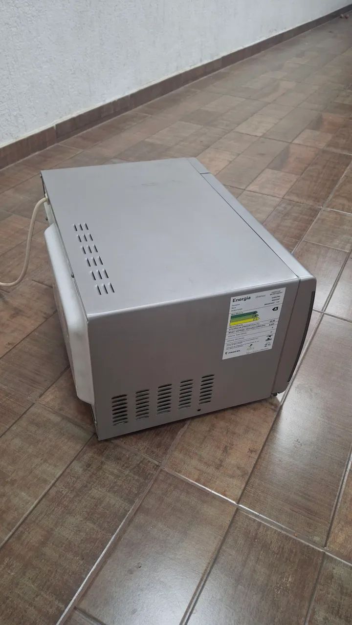 Microondas Brastemp Ative 30 Litros Cinza (BMA30) - Funcionando Perfeitamente - Foto 4