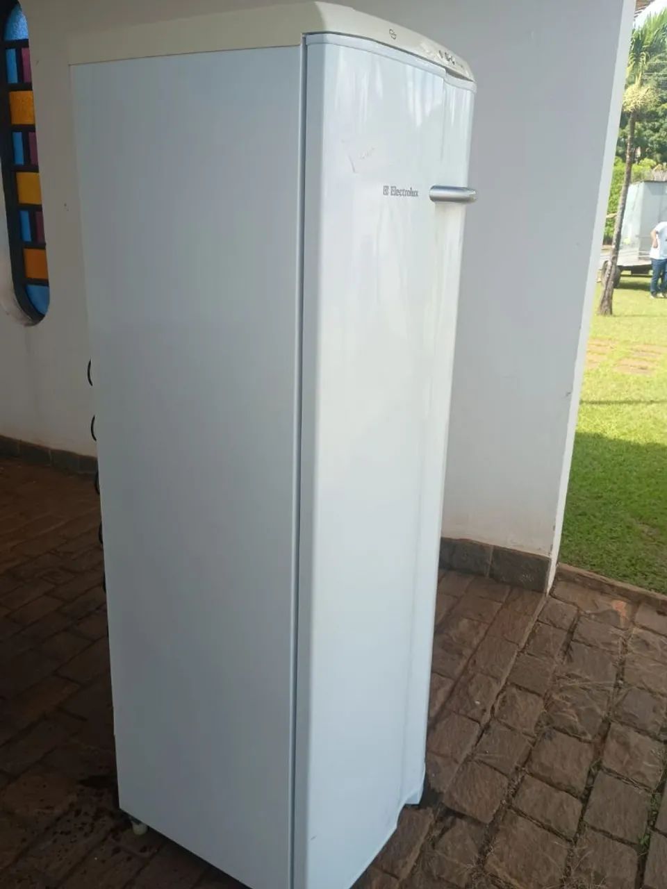 Freezer Vertical Electrolux conservado - Foto 2
