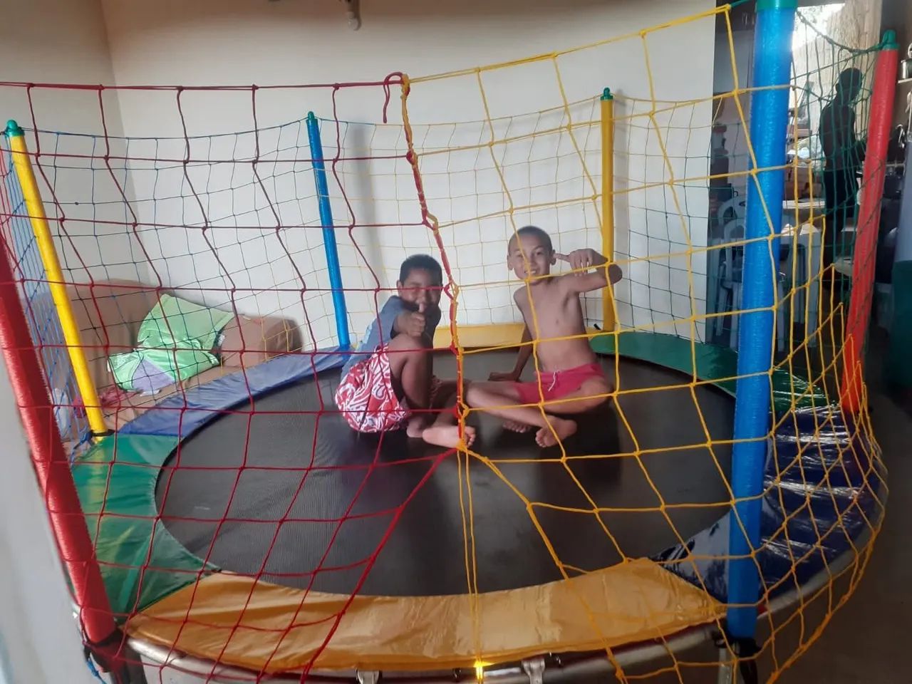 Pula pula e piscina de bolinha 