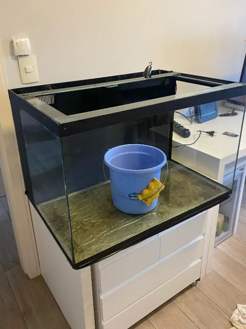 Aquário 200 litros com sump traseiro - completo - pleno funcionamento - montar e usar  - Foto 2
