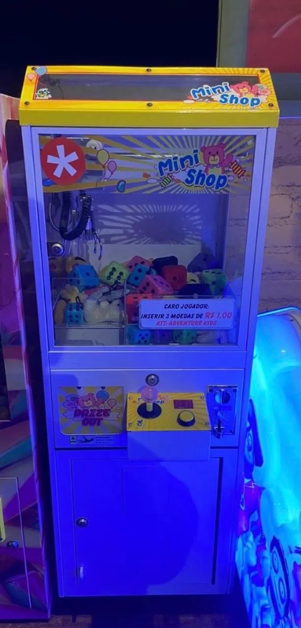 Máquina Grua pelúcia e chaveiro