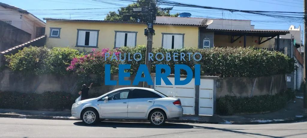SOBRADO - PARQUE PINHEIROS - MG