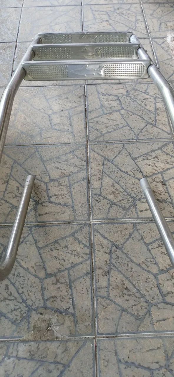 Escada p piscina  - Foto 4