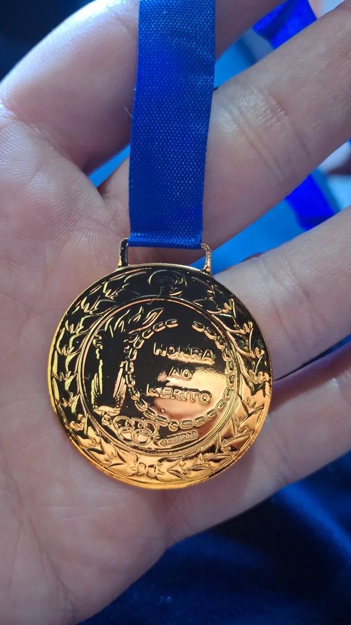 Medalha honra ao mérito 