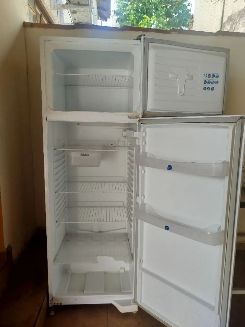 Vende-se uma geladeira  - Foto 2